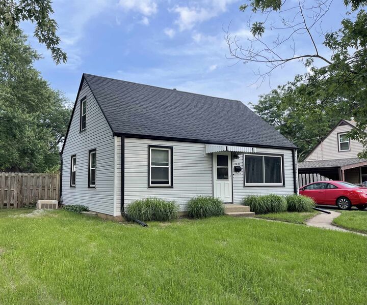 5637 Hollis Avenue  Loves Park IL 61111 photo