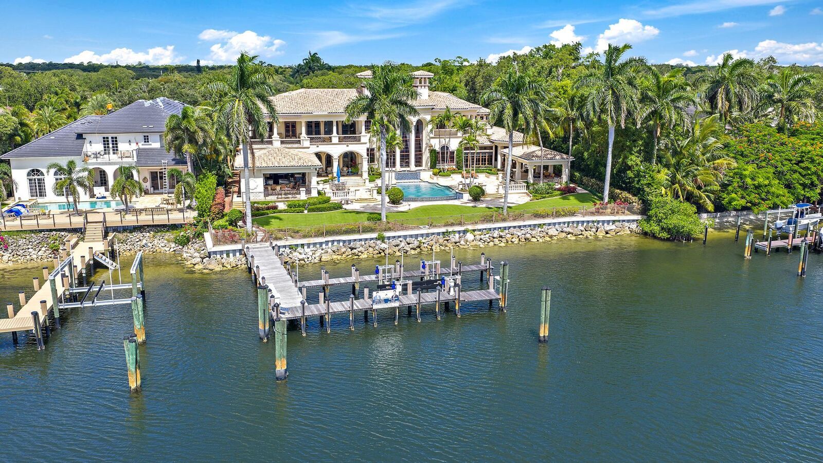 Property Photo:  2330 Seven Oaks Lane  FL 33410 