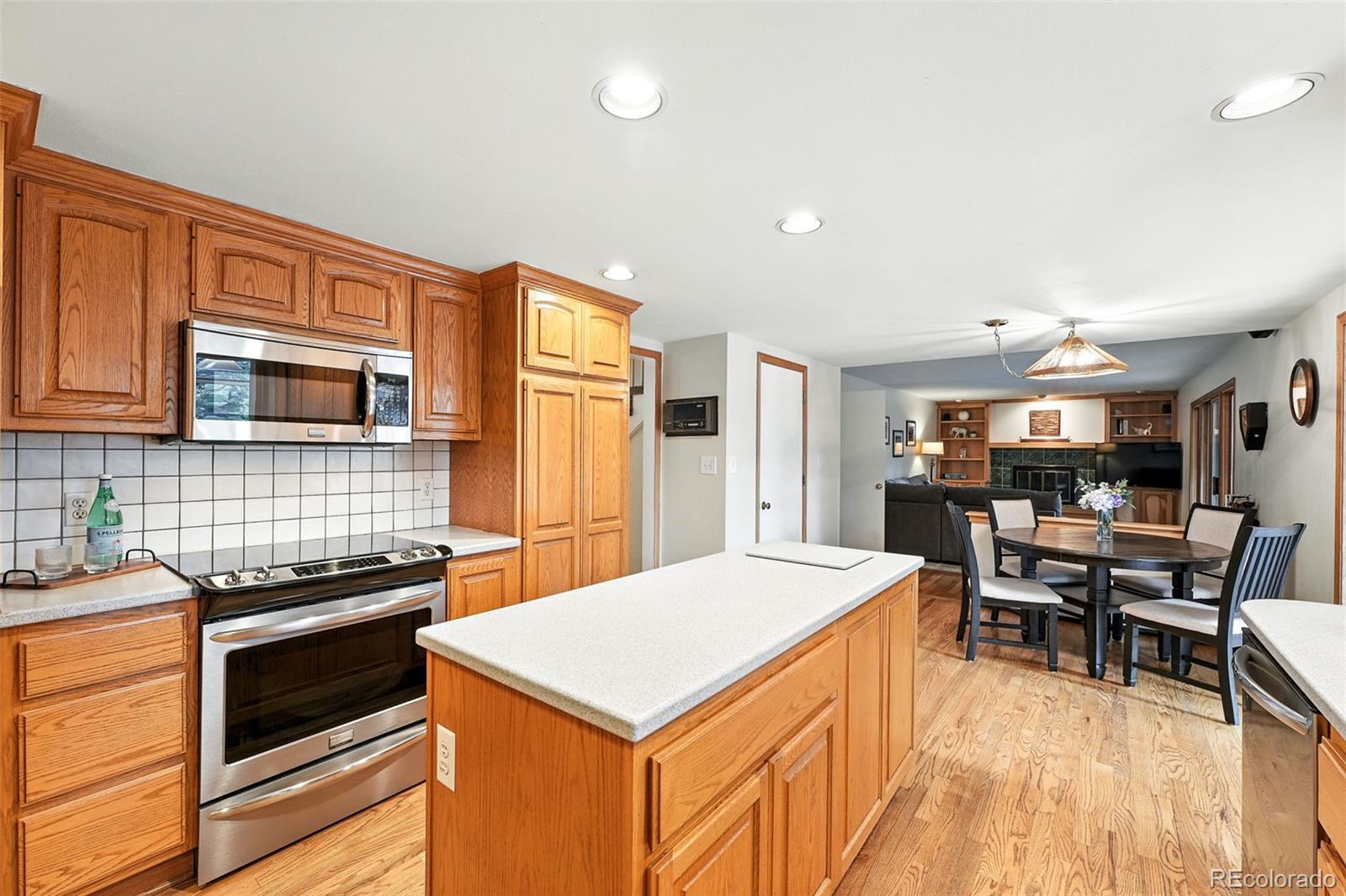 Property Photo:  3871 S Narcissus Way  CO 80237 