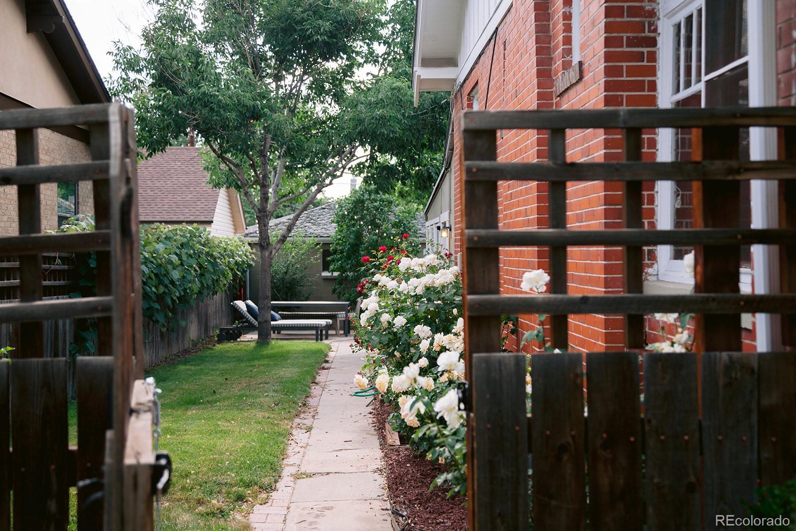 Property Photo:  1585 S Grant Street  CO 80210 