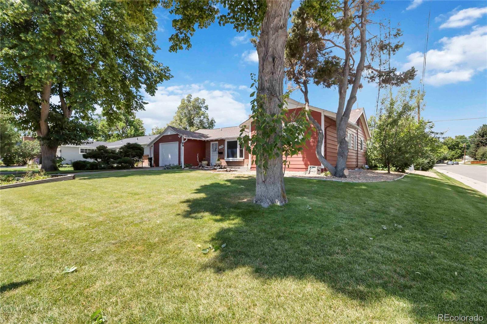 Property Photo: 1709 S Kearney Street CO 80224