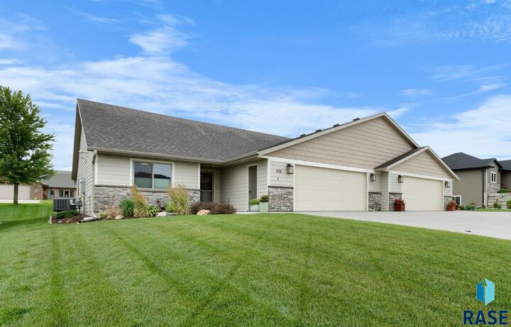 106 S 15th Ave 1  Rock Rapids IA 51246 photo