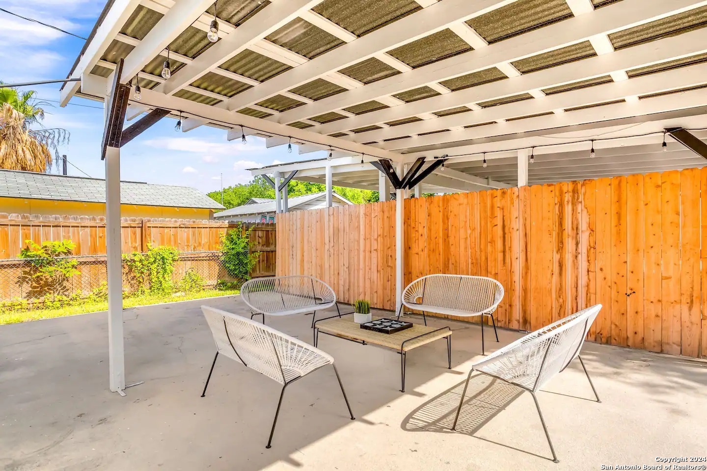 Property Photo:  231 Helena St  TX 78204 