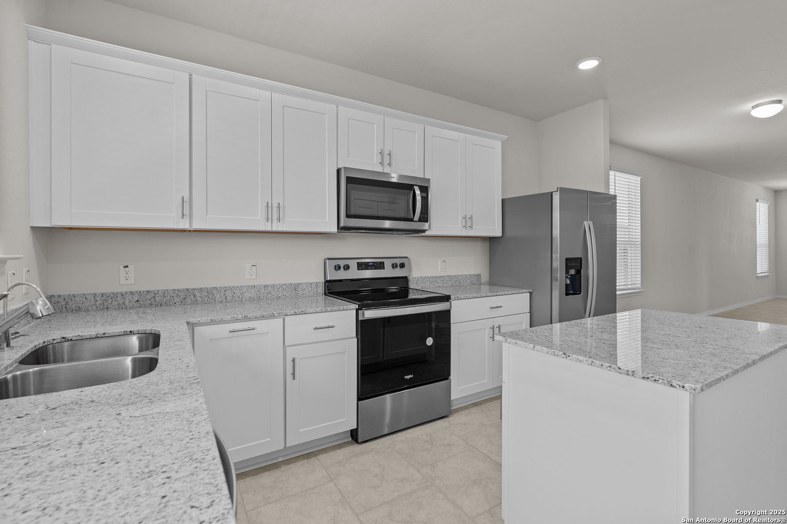 Property Photo:  923 Bluegrass Point  TX 78130 