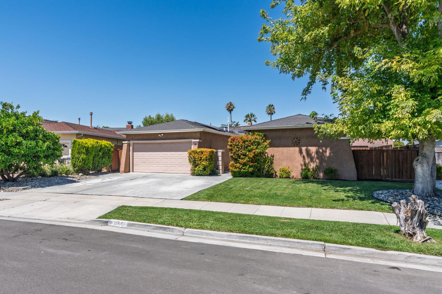Property Photo: 5945 Montalvo Drive CA 95123