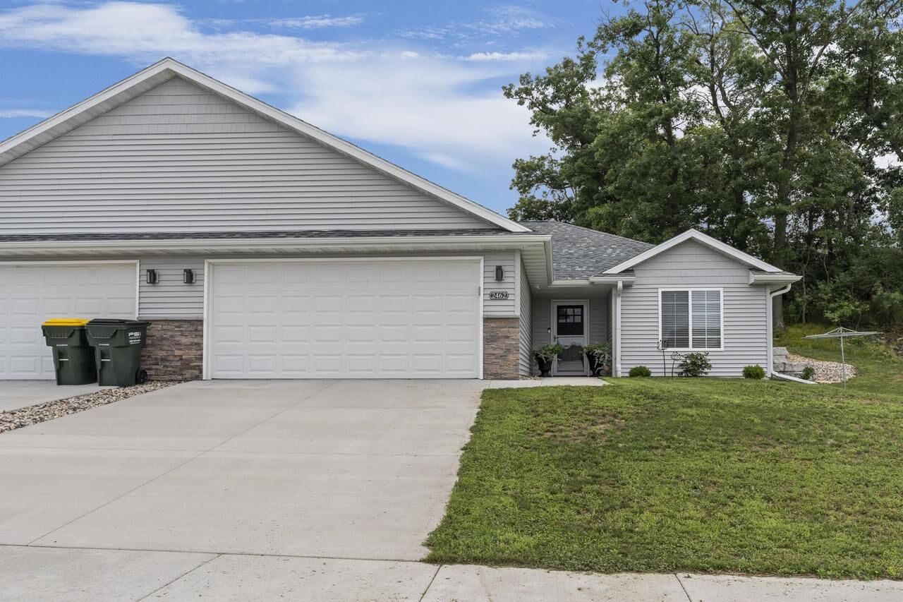 Property Photo:  2462 Russell Court  WI 53959 