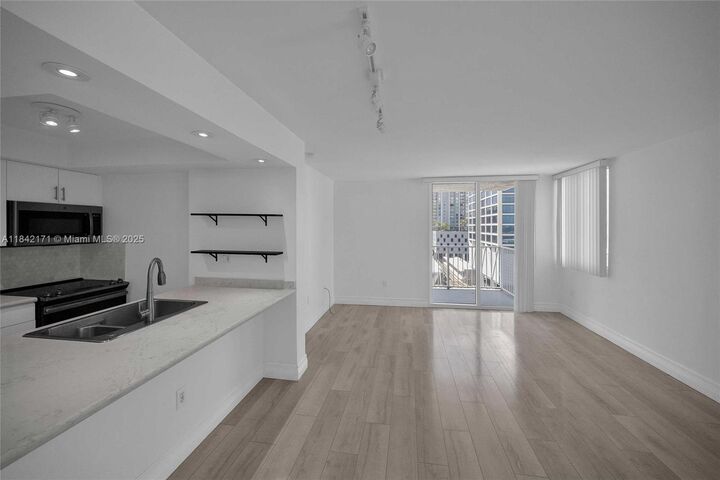 Property Photo: 850 N Miami Ave W-1804 FL 33136