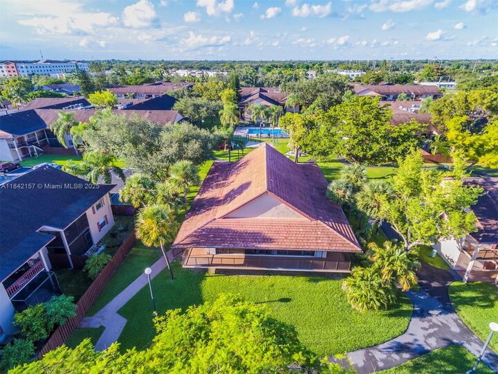 Property Photo: 11209 SW 88th St 204B FL 33176