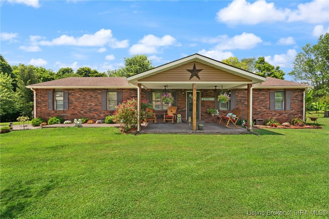 Property Photo: 107 S McClellan Way IN 47167