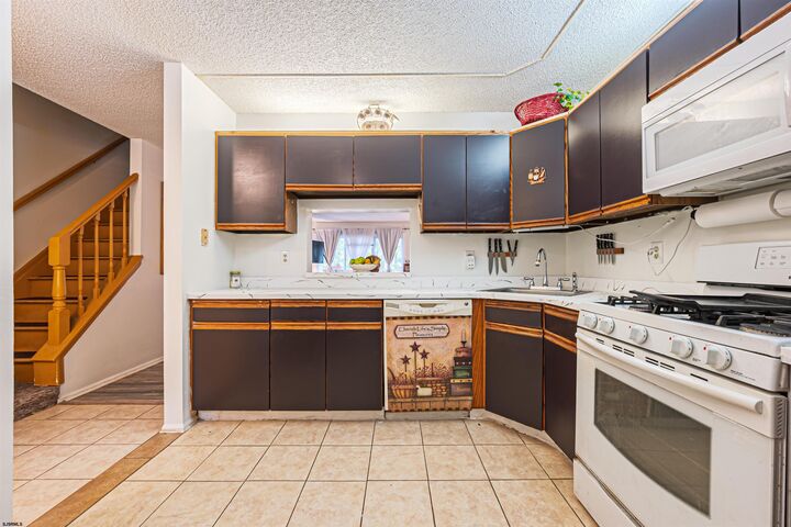 Property Photo: 41 Seneca 1062 NJ 08205