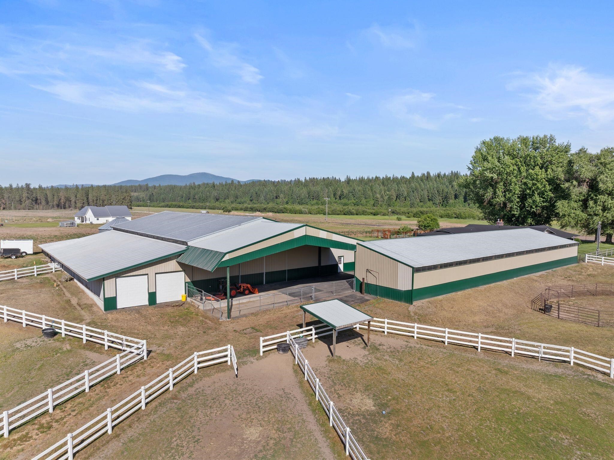 Property Photo: 24415 N Crescent Rd WA 99003