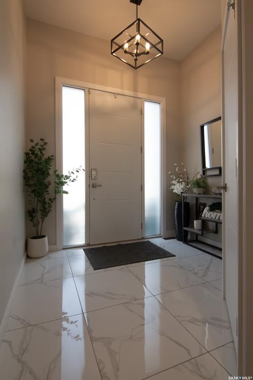 Property Photo:  423 Sharma Crescent  SK S7W 1K7 