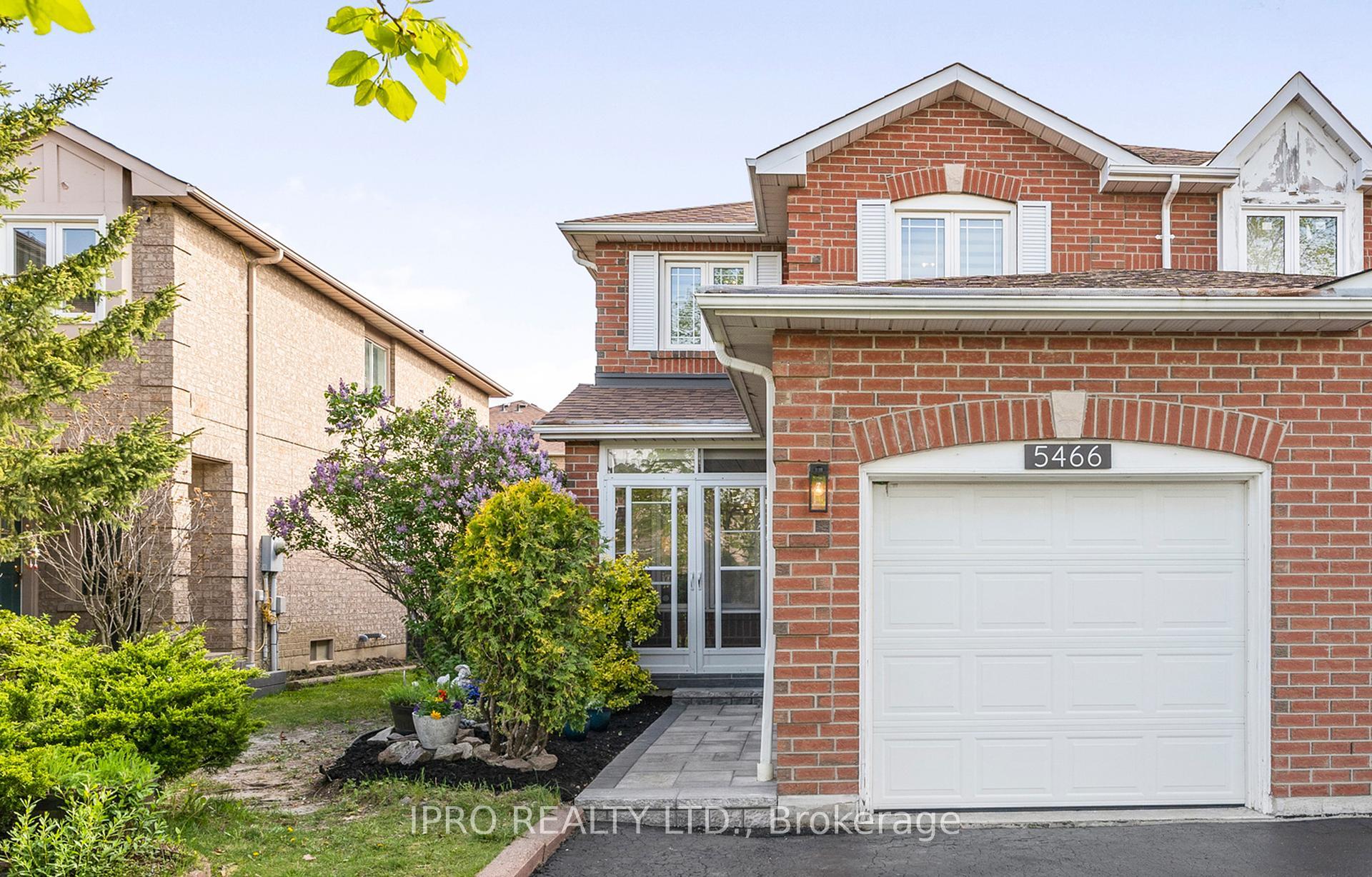 Property Photo: 5466 Bullrush Drive ON L5V 1Z1
