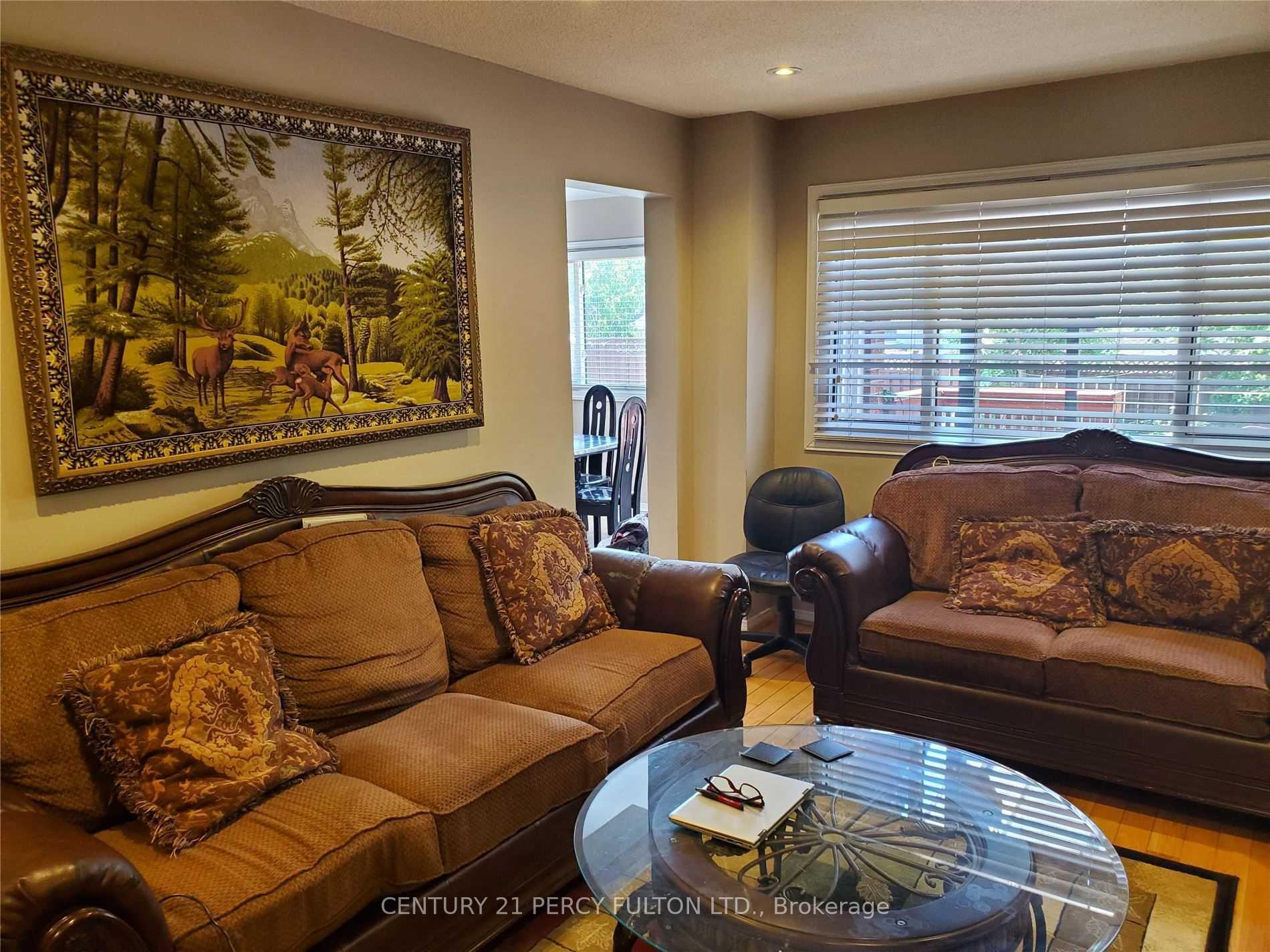 Photo de la propriété: 18 Gaslight Crescent ON M1C 3S8