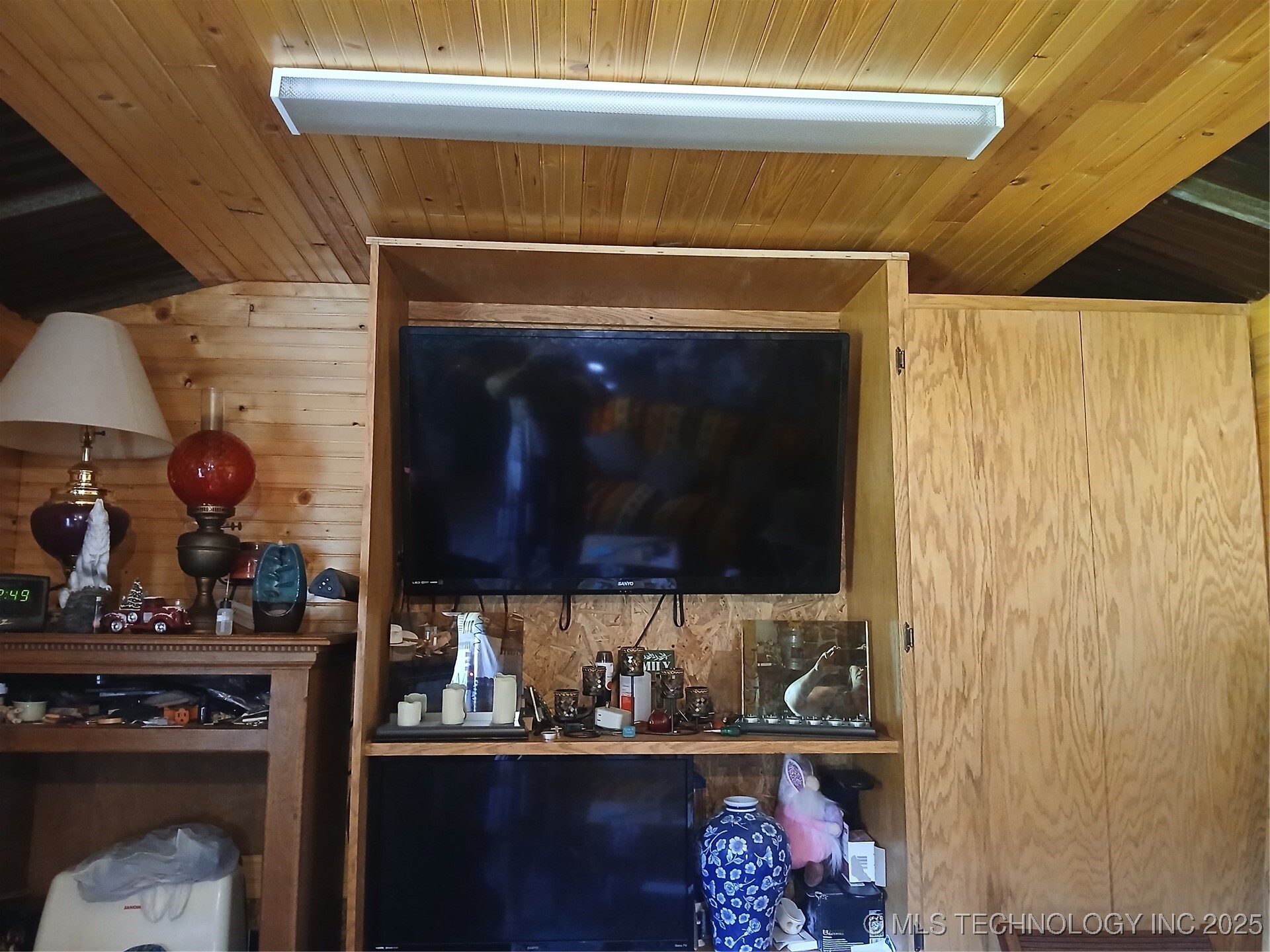 Property Photo: 887 Cheyenne OK 74432