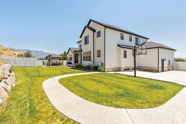 Property Photo: 826 W Autumn Hills Blvd UT 84043