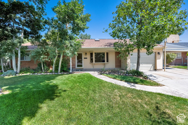 Property Photo: 735 E 4255 S UT 84107