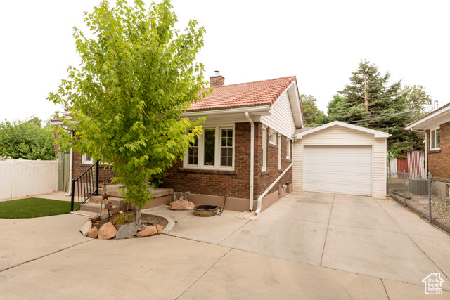 Property Photo: 1243 E Colonial Pl UT 84102