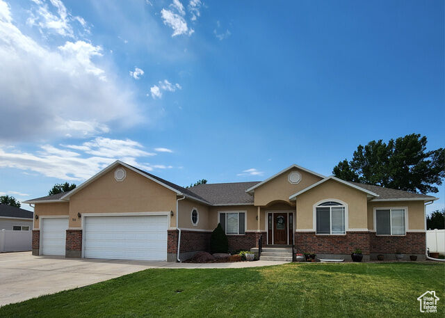 Property Photo: 710 E 600 N UT 84066