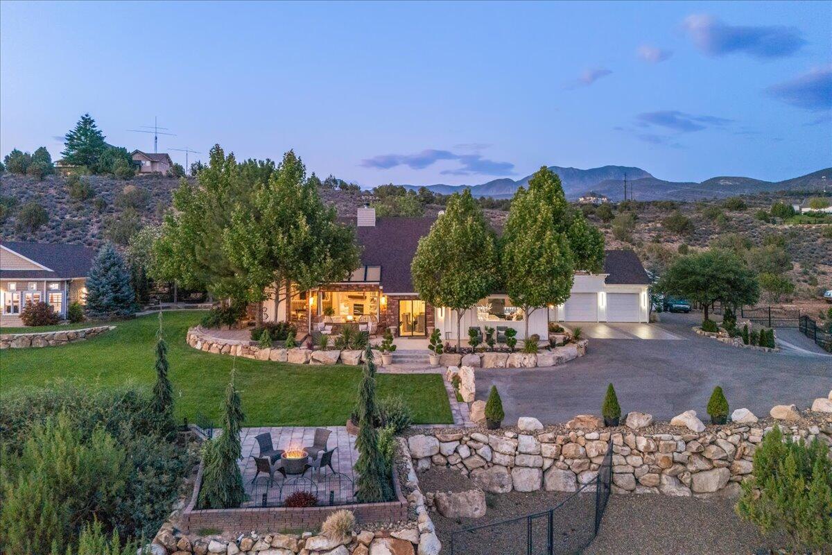 Property Photo:  8602 N Topaz Ct  UT 84770 
