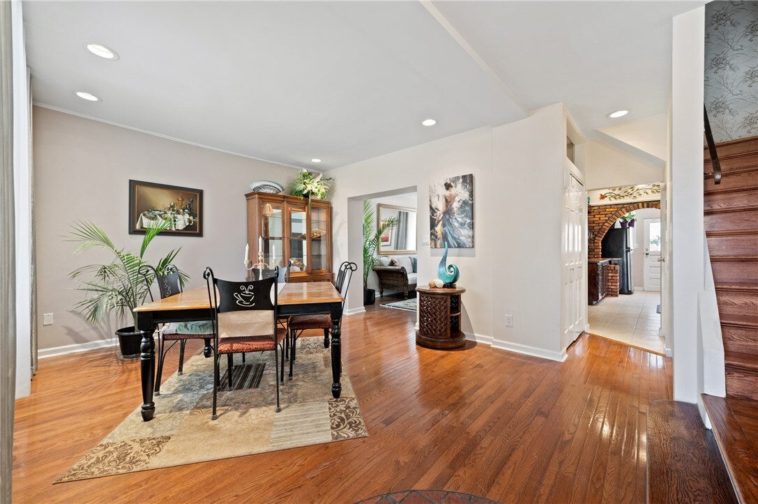 Property Photo:  956 Greenfield Avenue  PA 15217 