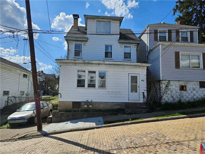 Property Photo:  802 10th St  PA 15136 