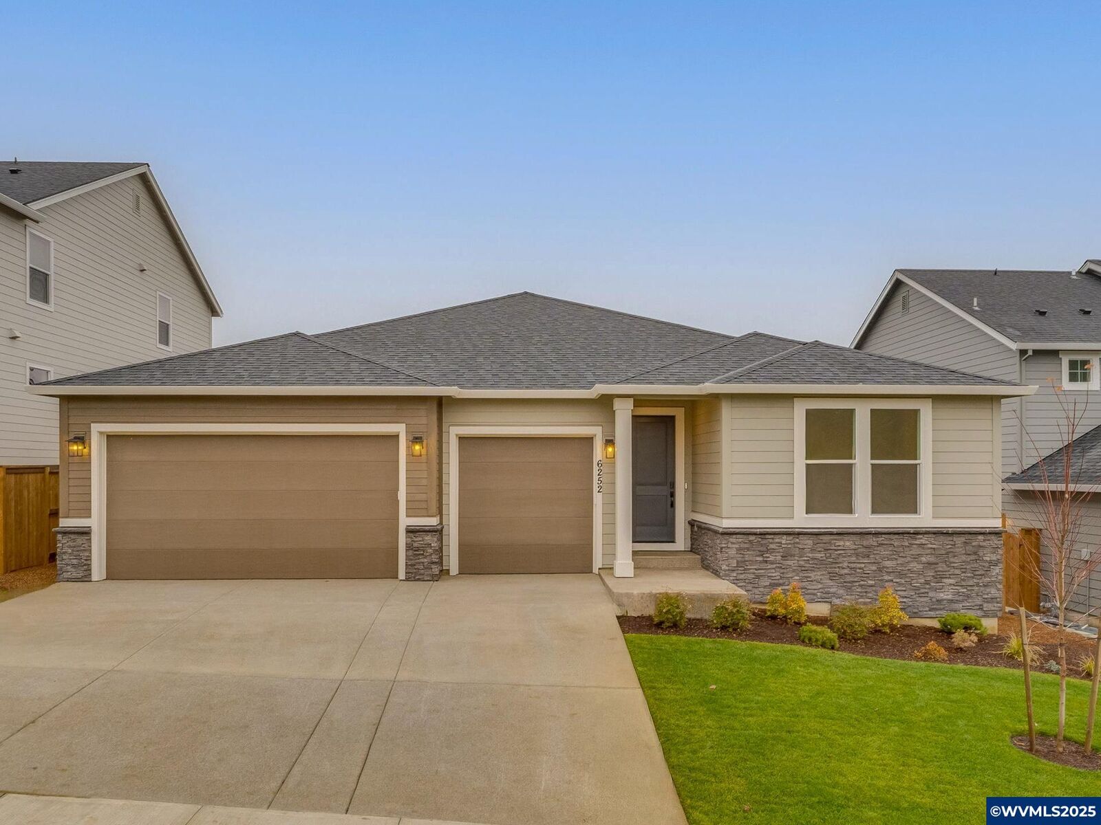 Property Photo:  6252 Evangelista St S  OR 97306 