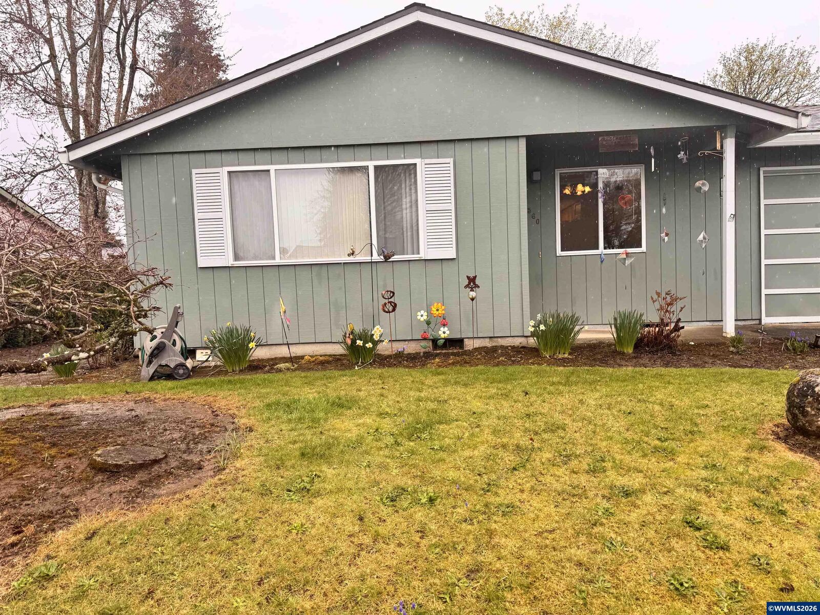 Property Photo: 560 Maple St OR 97325