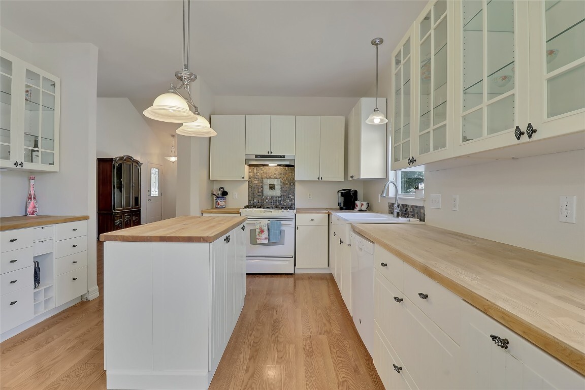 Property Photo: 4905 Hartson TX 78640
