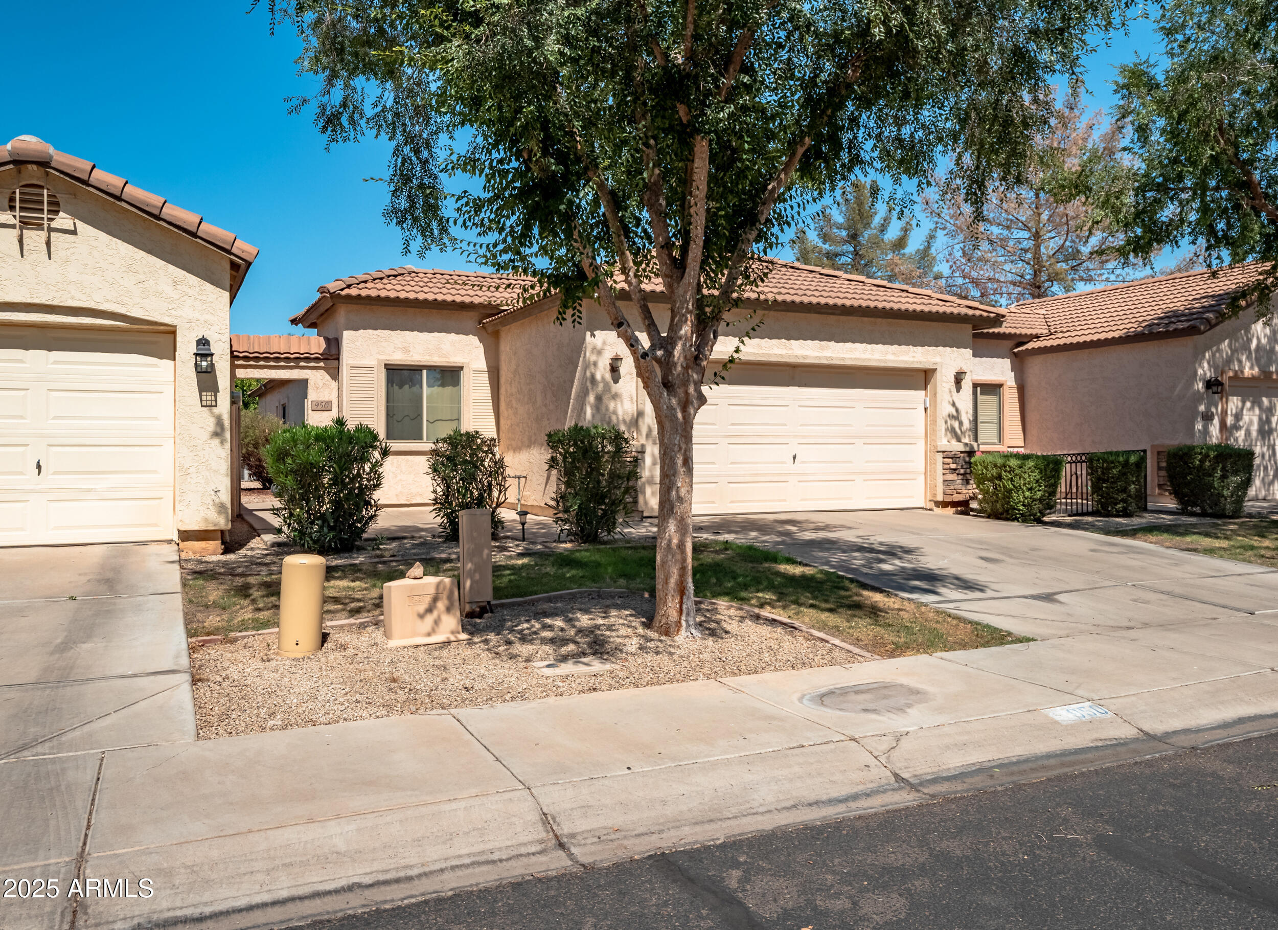 Property Photo: 950 S Tucana Lane AZ 85296