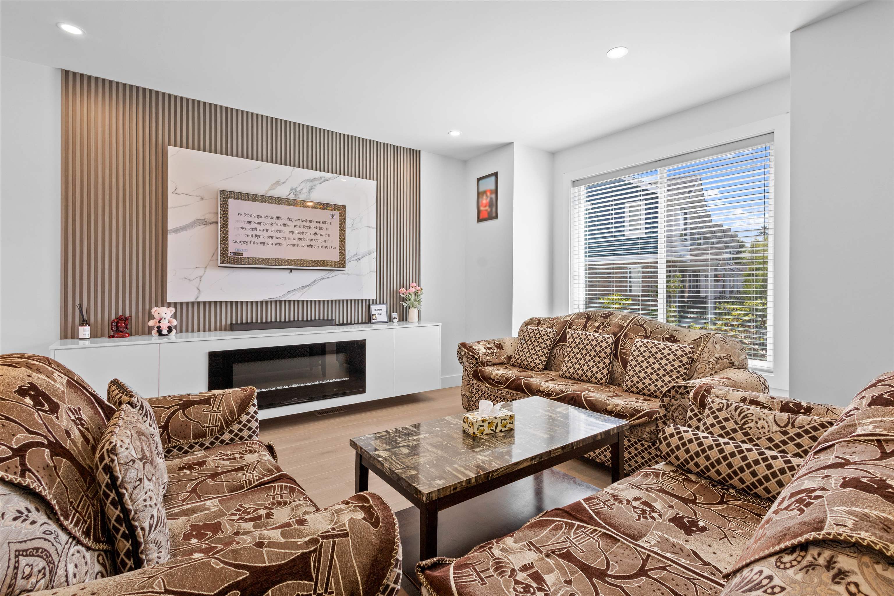 Photo de la propriété: 14355 62 Avenue 1 BC V3X 0K6