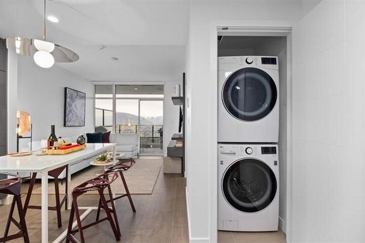 Property Photo:  6511 Sussex Avenue 3901  BC V5H 0K5 