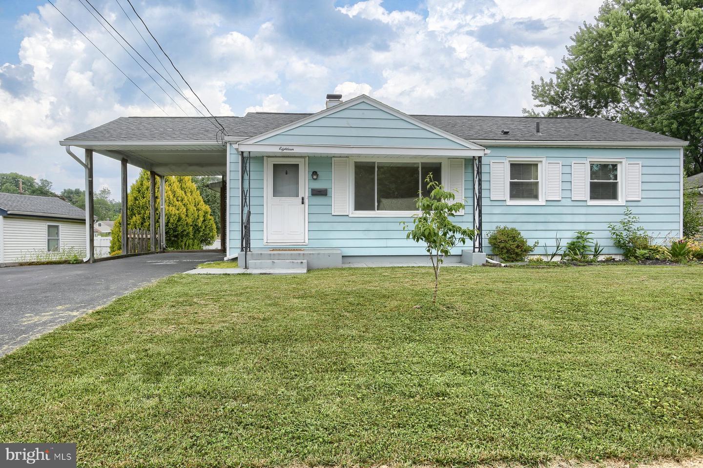 Property Photo:  18 Essex Road  PA 17011 