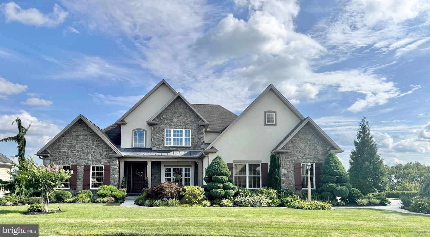 Property Photo:  1222 Summit Way  PA 17050 