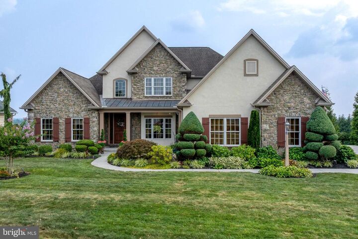 1222 Summit Way  Mechanicsburg PA 17050 photo