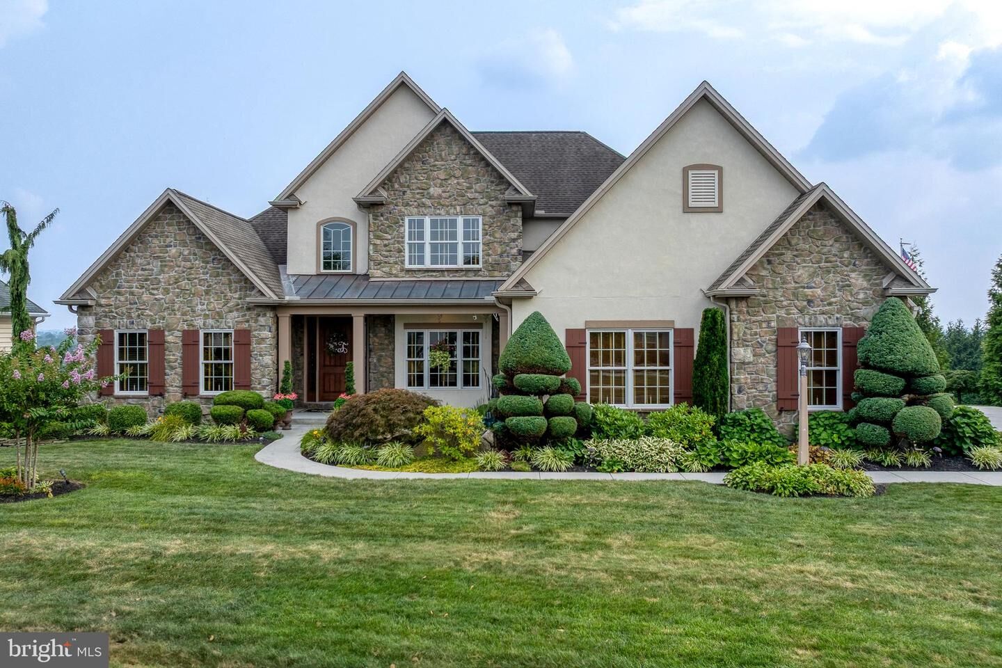 Property Photo:  1222 Summit Way  PA 17050 