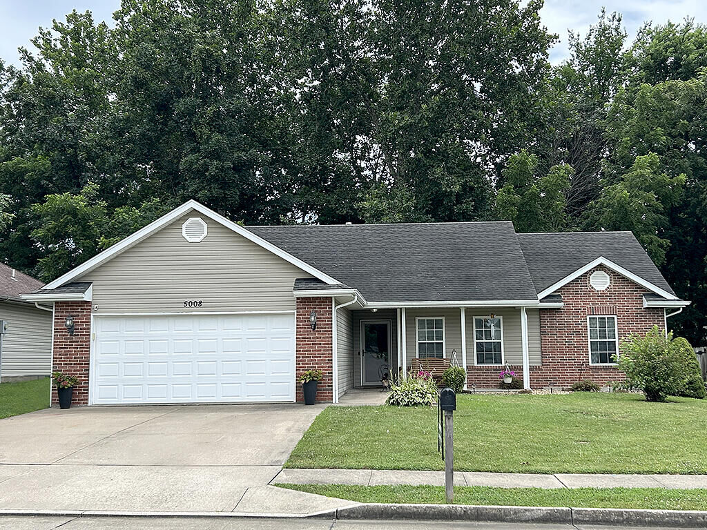 Property Photo: 5008 Sandstone Dr MO 65202