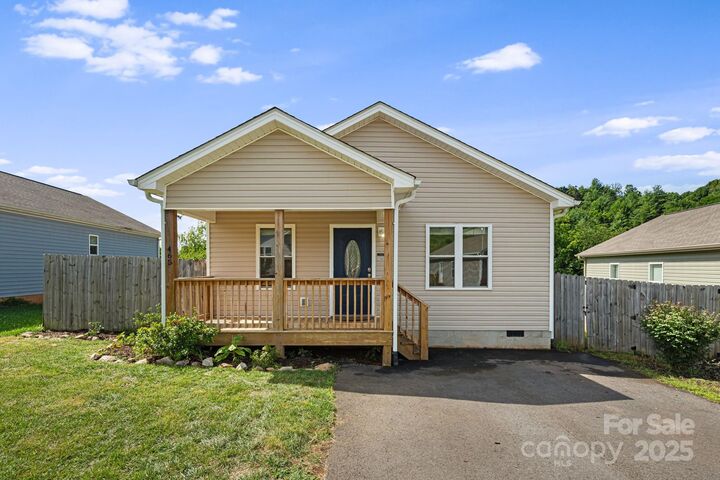 Property Photo:  465 Quinn Hill Lane  NC 28754 