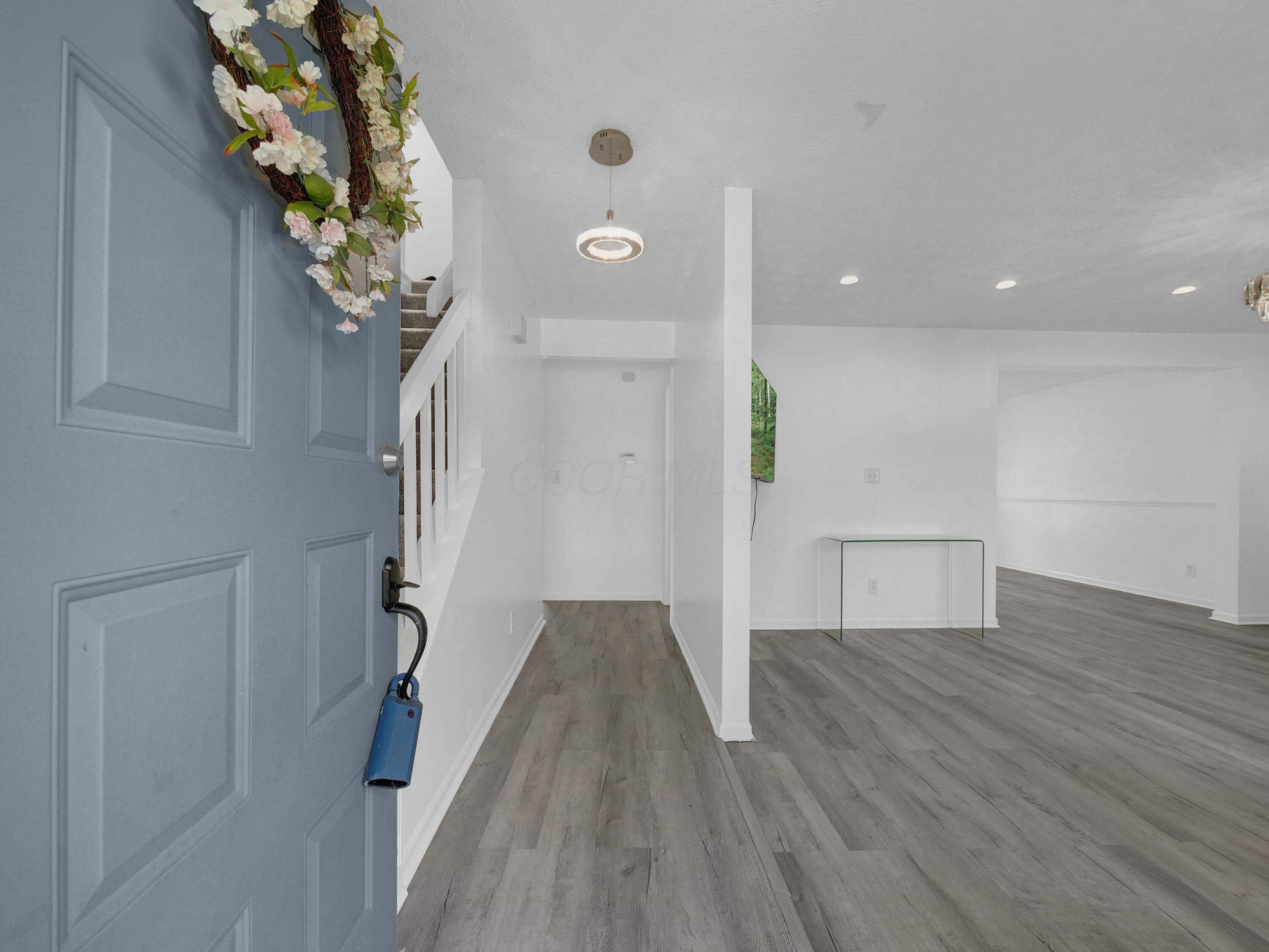 Property Photo: 6880 Pine Bark Lane OH 43235