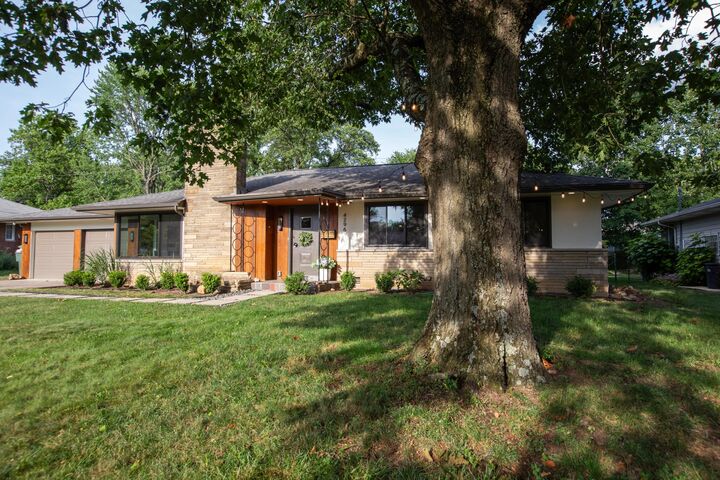 Property Photo: 4296 Lawnview Drive OH 43214