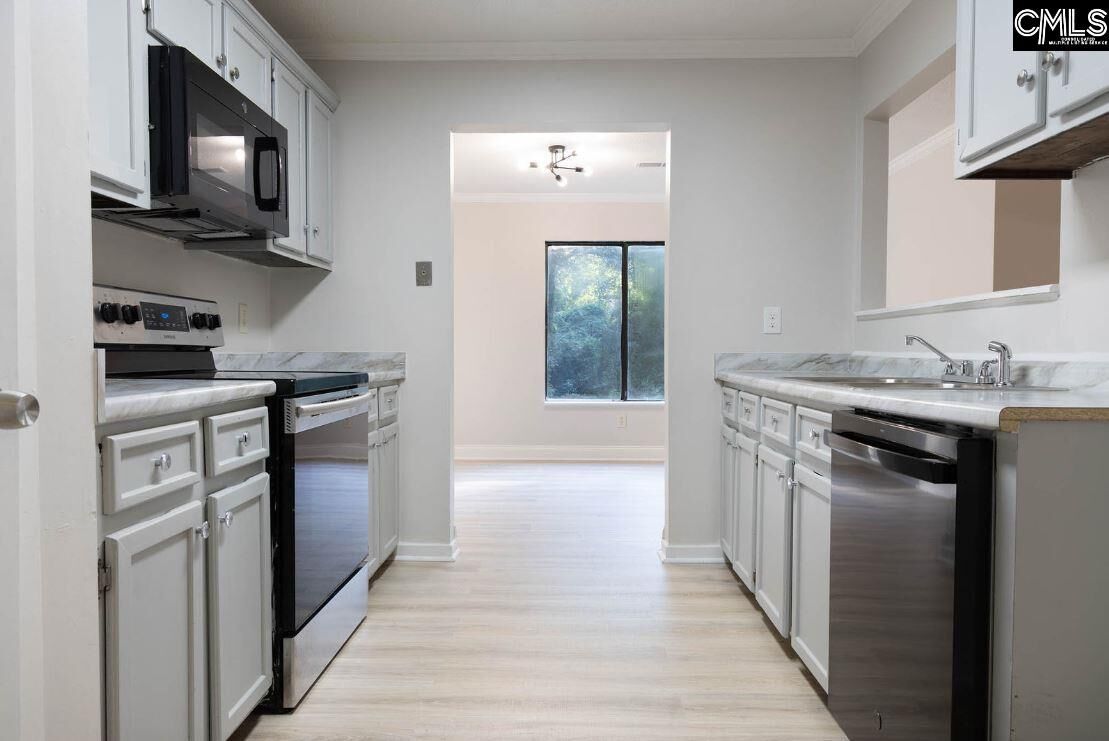 Property Photo:  2001 Creekside  SC 29210 