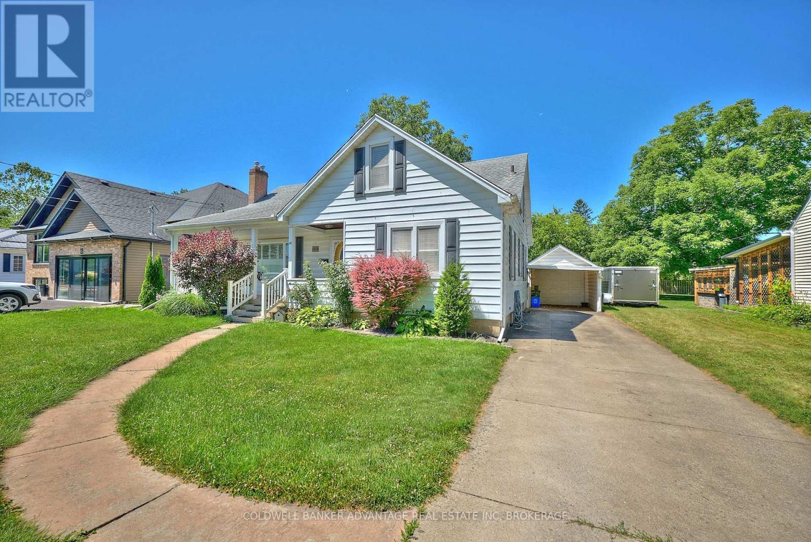 Photo de la propriété: 49 Carlton Avenue ON L3C 1P8