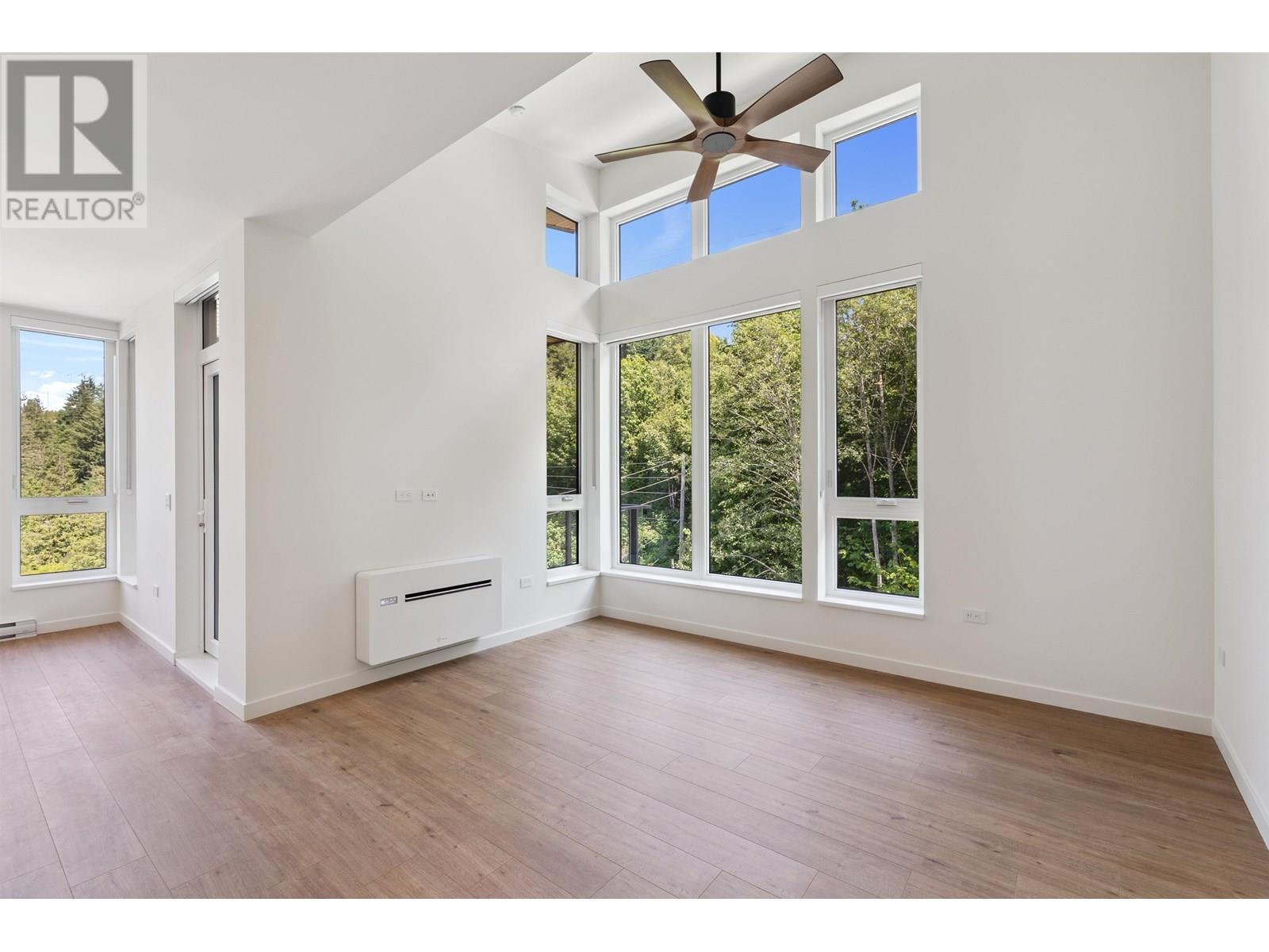 Property Photo: 1506 Scott Crescent 520 BC V8B 1G4