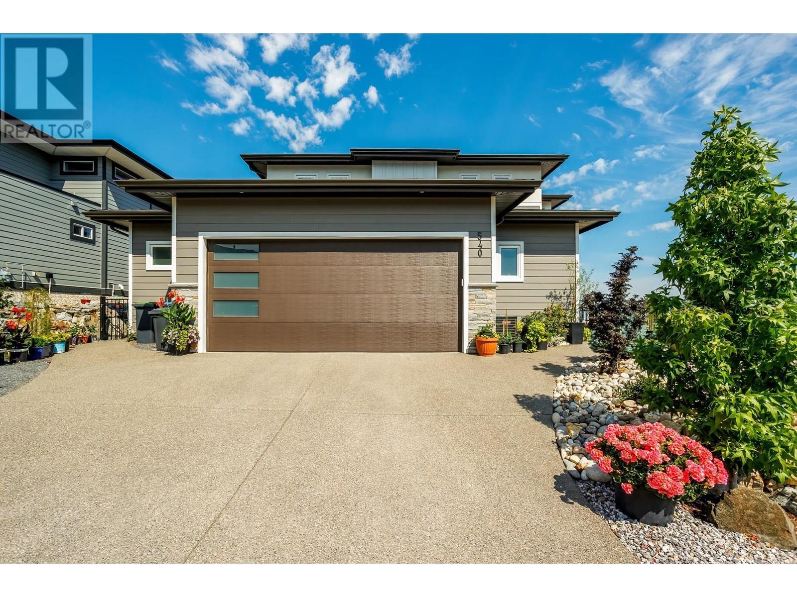540 Barra Lane  Kelowna BC V1P 1T1 photo