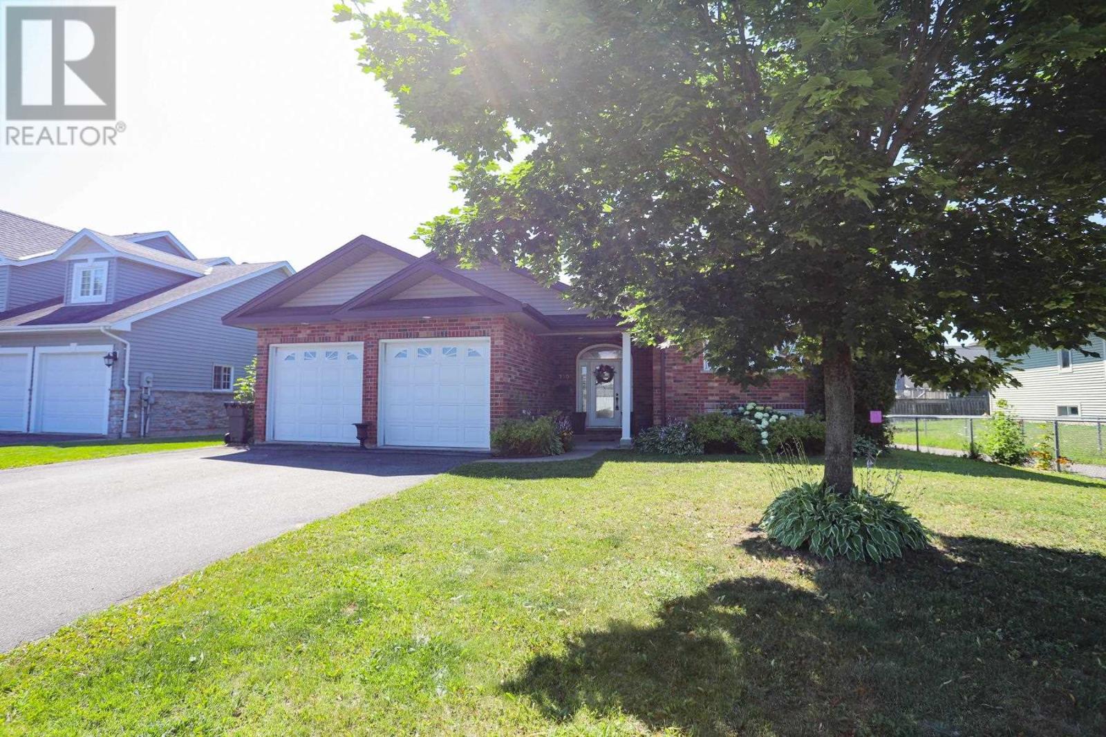 Property Photo: 150 Pageant Dr ON P6B 5S9