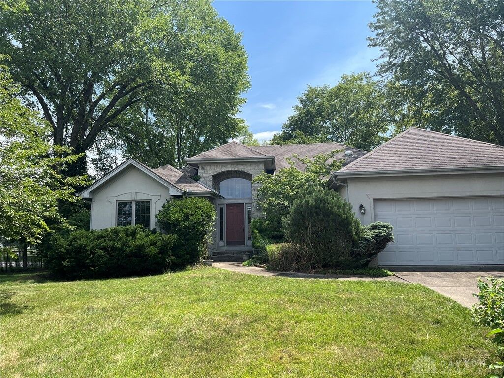 Property Photo: 8858 Yankee Rose Court OH 45458