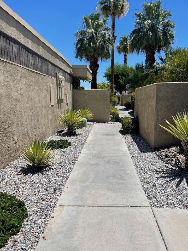 Property Photo:  450 Bradshaw Lane W 36  CA 92262 