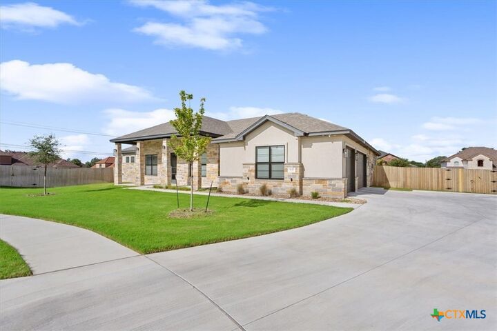 Property Photo: 5615 Lone Ranger Court TX 76542