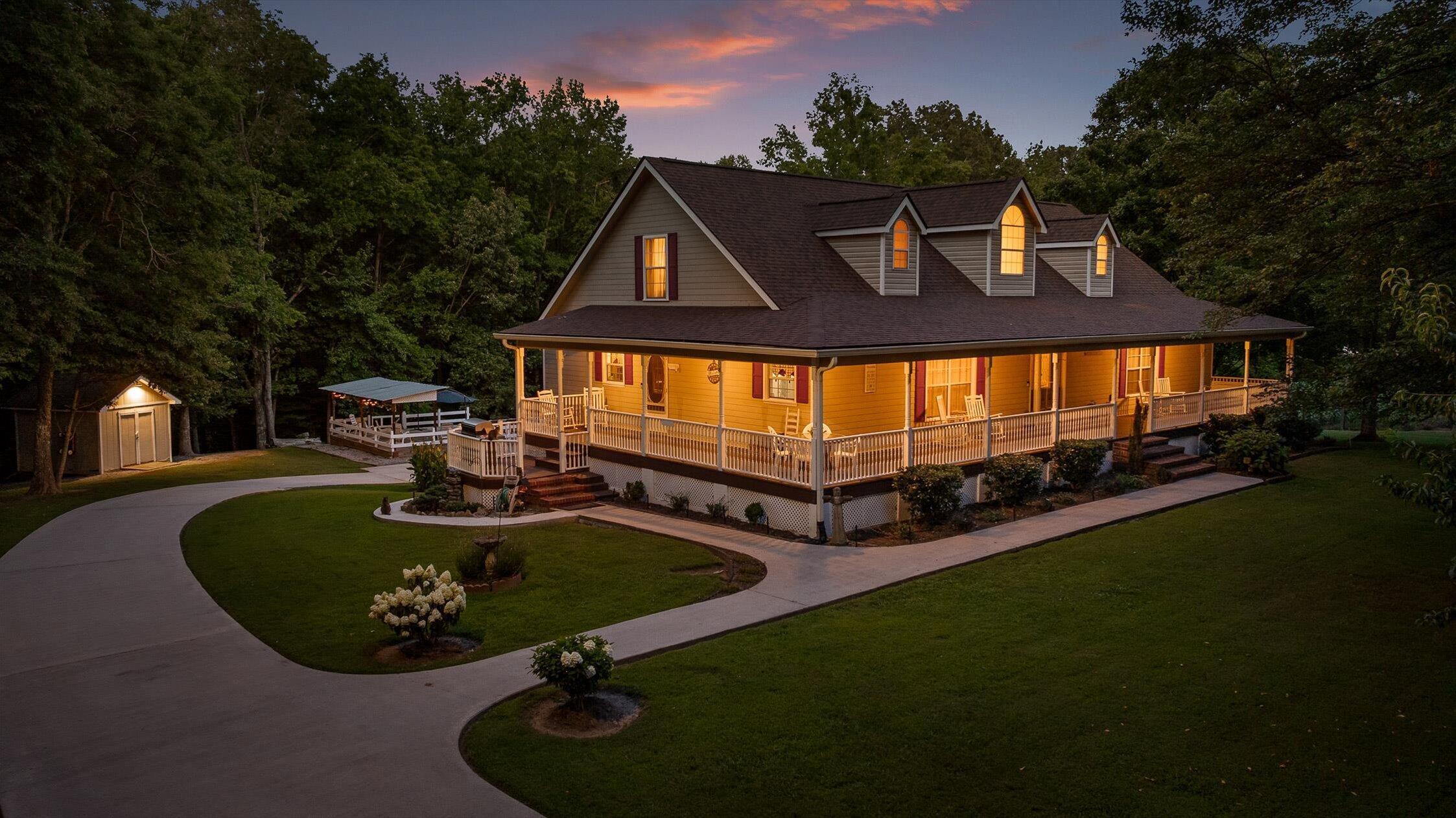 Property Photo: 275 Old Mullins Cove Rd TN 37397