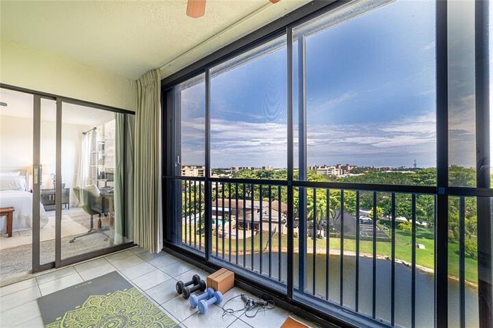 Property Photo:  2334 S Cypress Bend Dr 810  FL 33069 